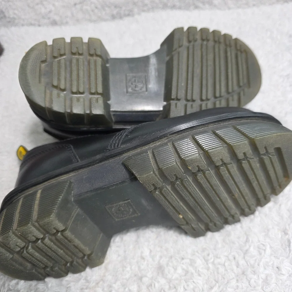 Dr. Martens gently preworn